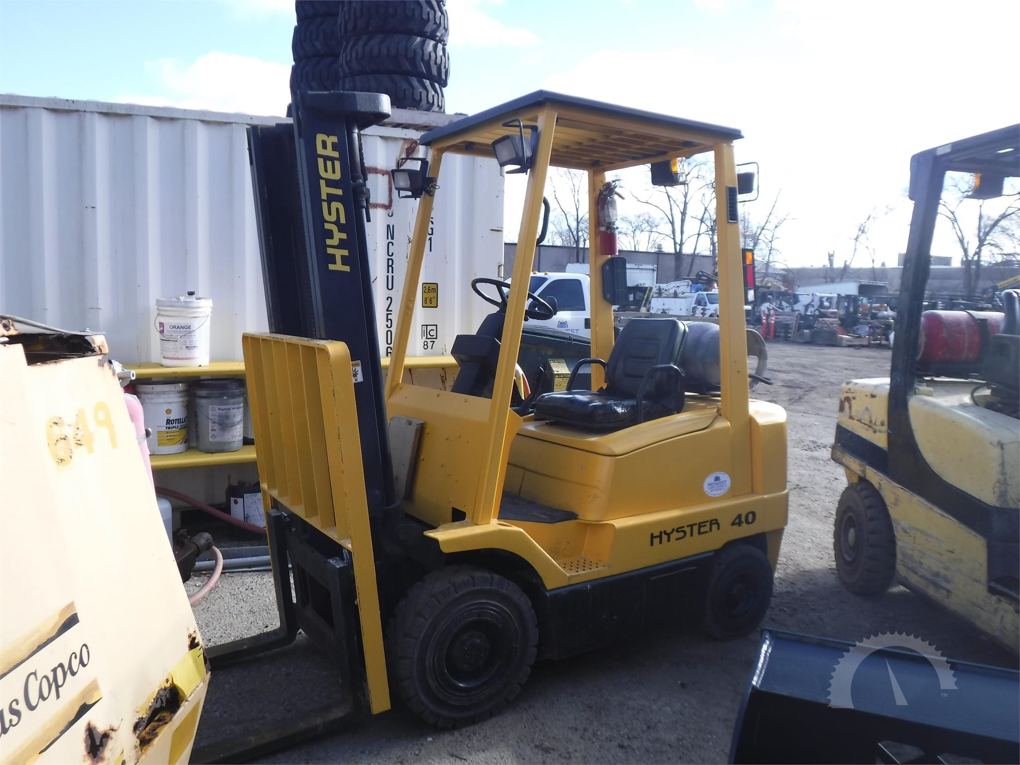 2015 Hyster 4000 Lb Solid Pneumatic Forklift with Side Shift and Triple Mast 