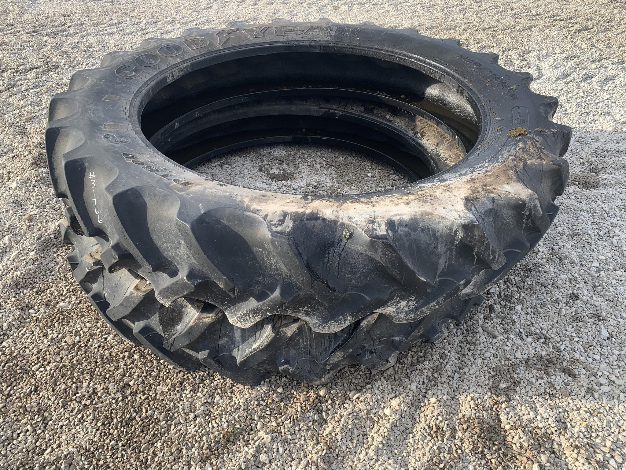 9.5L-15 LRD tubeless HARVEST KING Rib Implement tire I-1 TWO a pair 