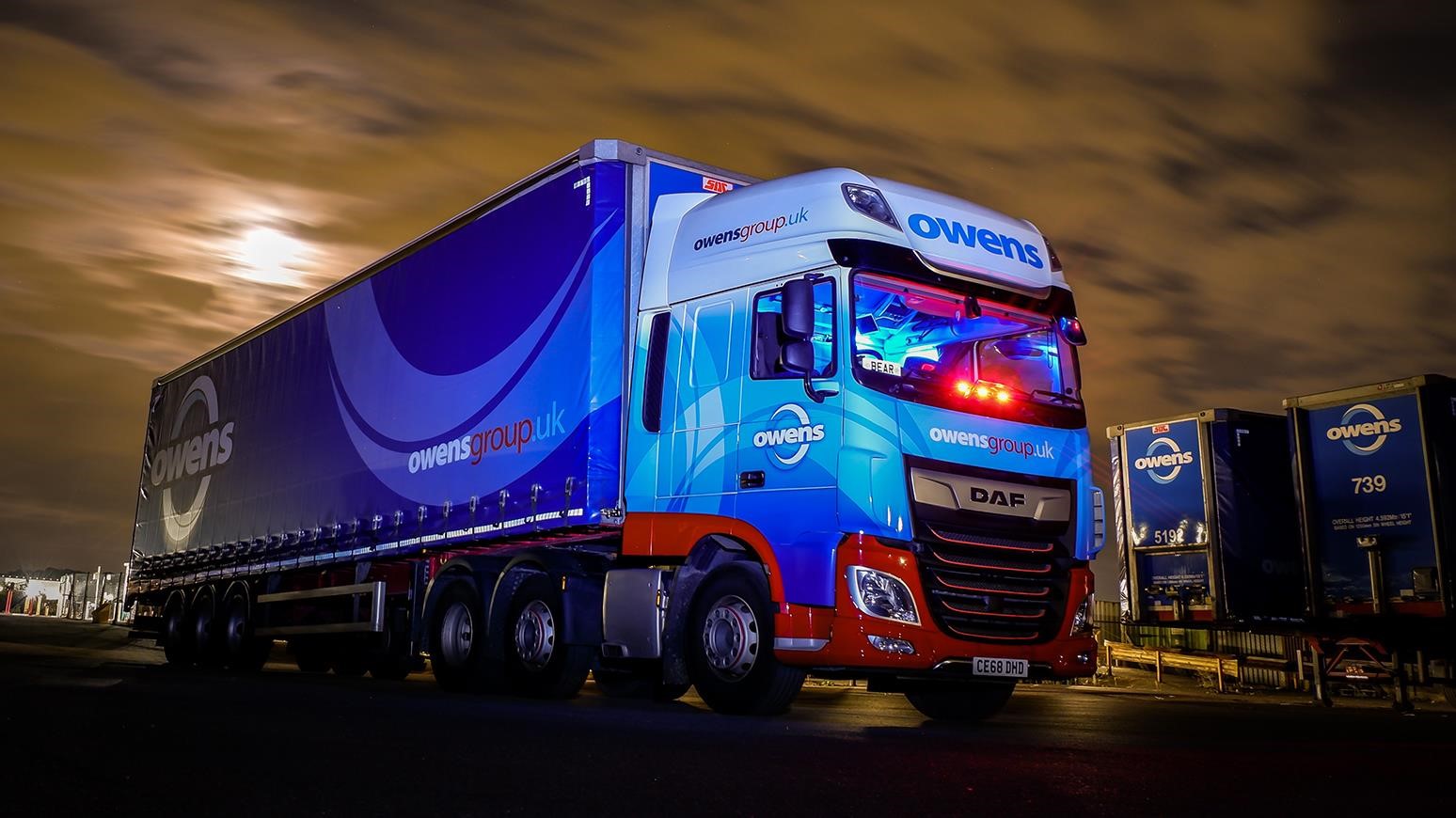 Owens Group Adds 40 DAF XF 480 6x2 Tractors, More Than 100 DAF Trucks Now In Fleet
