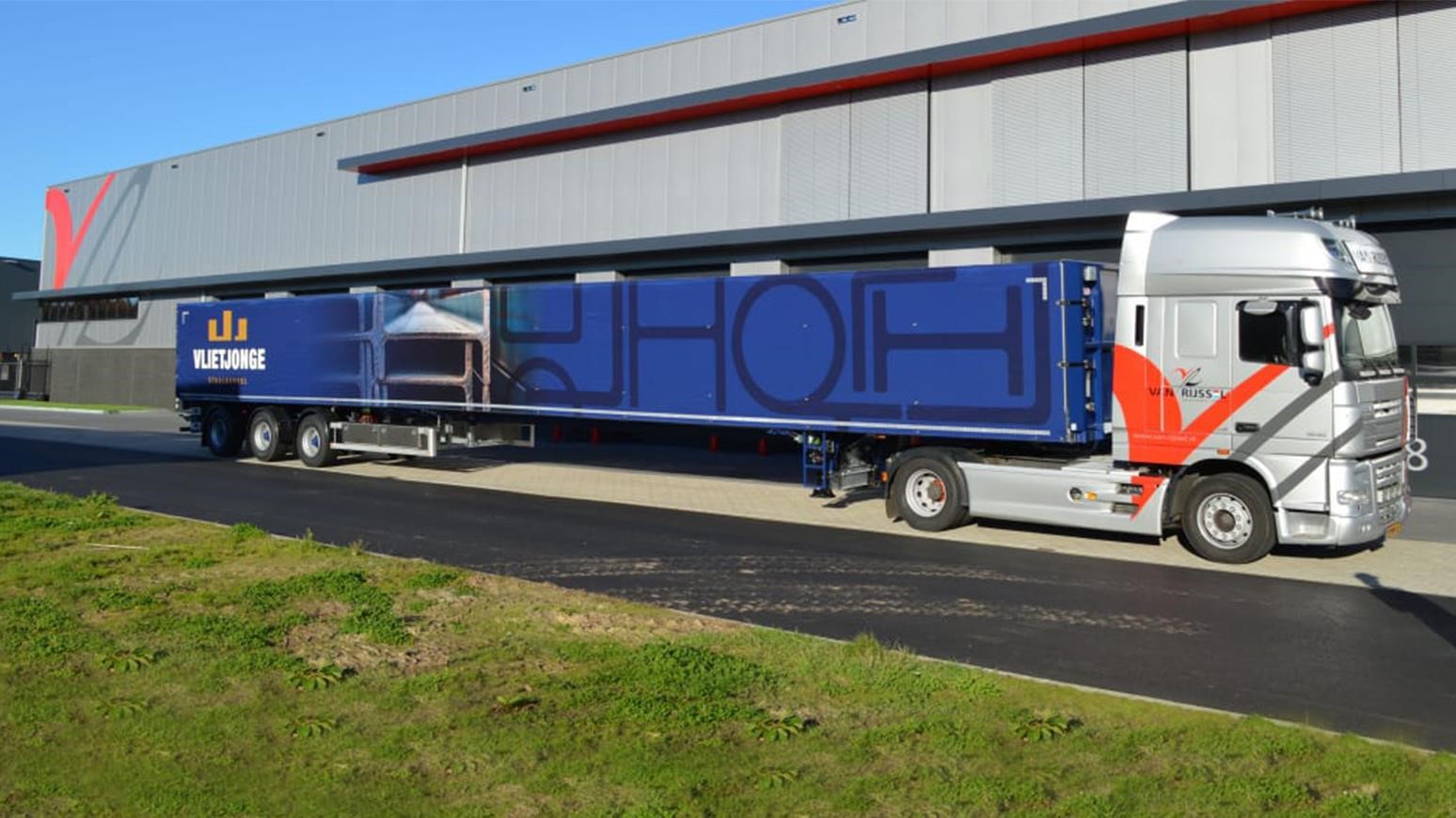 Nooteboom Introduces New Teletrailer Extendible Floor Flatbed Trailer With Netcap Sliding Canopy System