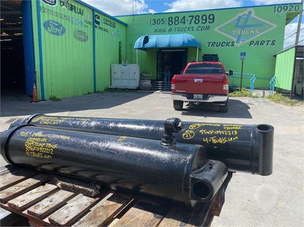 2010 COMMERCIAL HYDRAULIC CYLINDER Used Other Truck / Trailer Components for sale