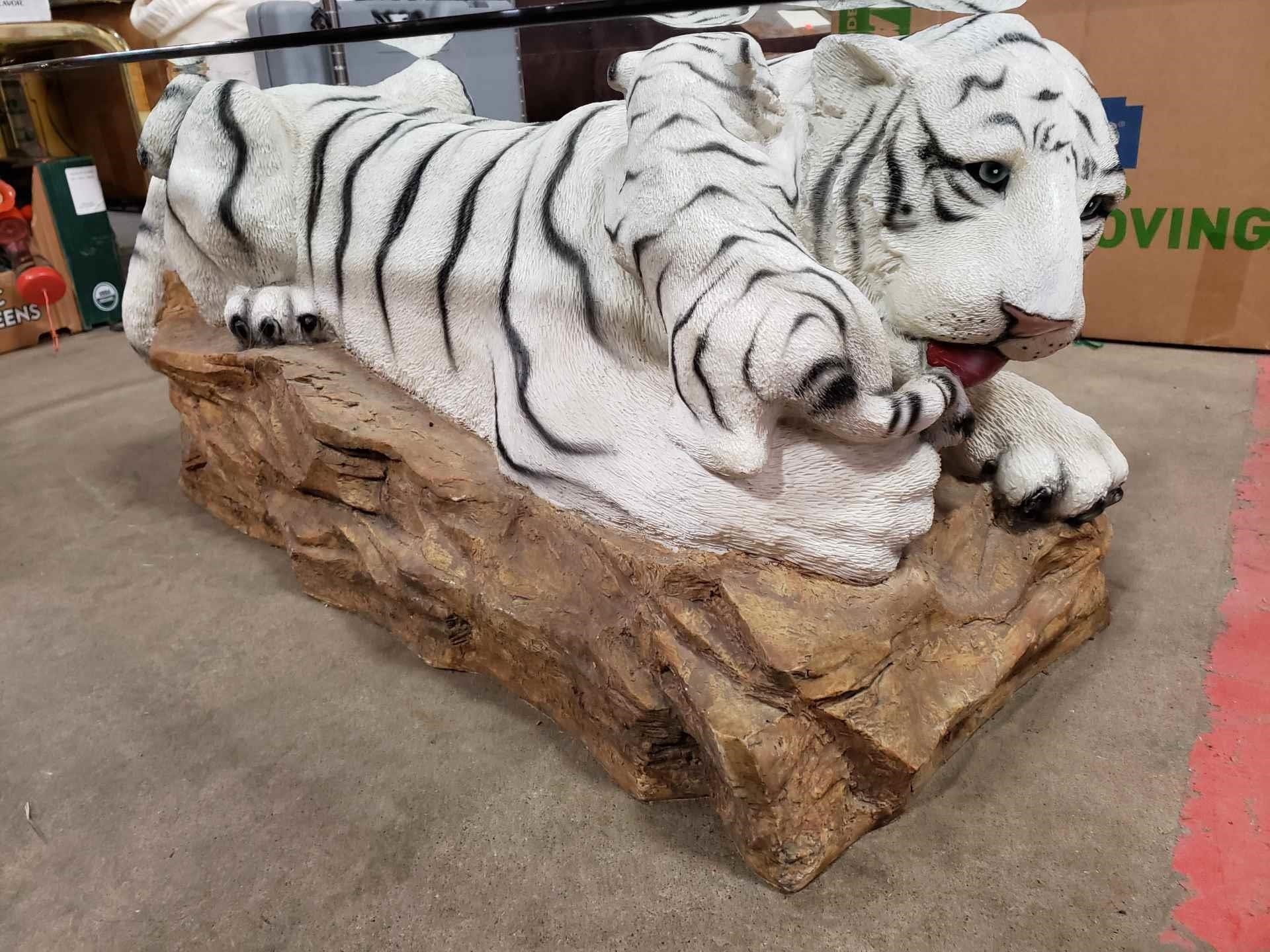 Unique White Tiger W Cub Glass Top Coffee Table Sound Auction Unique White Tiger W Cub Glass Top Coffee Table Sound Auction