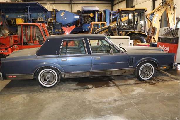 1983 LINCOLN CONTINENTAL Used Sedans Cars for sale