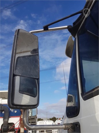 CATERPILLAR MIRROR LH COMPLETE CHROME CAT CT610 Used Other Truck / Trailer Components for sale