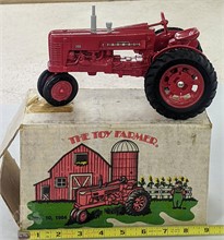 1/16 Scale NIB Scale Models White American Model 60 Toy Tractor 1989 