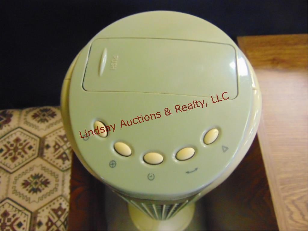 Aloha Breeze Floor Fan W Remote Lindsay Auction Service Aloha Breeze Floor Fan W Remote Lindsay Auction Service