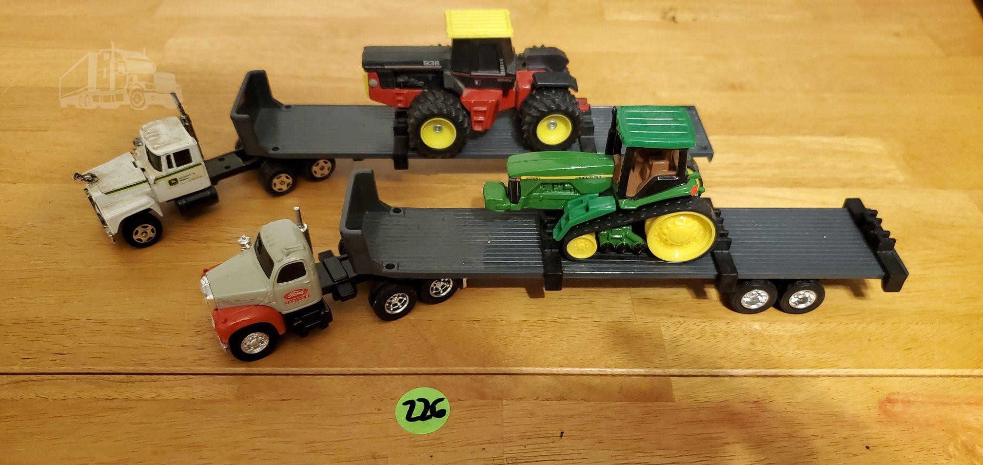 1/64 custom farm toy Pallet of hogemeyer hpt Seed corn bags see description 