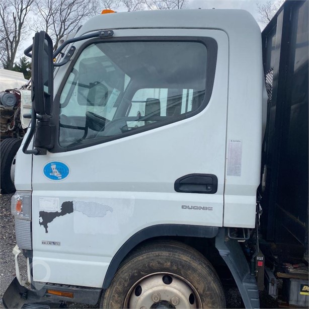 2012 MITSUBISHI FEC92S Used Door Truck / Trailer Components for sale