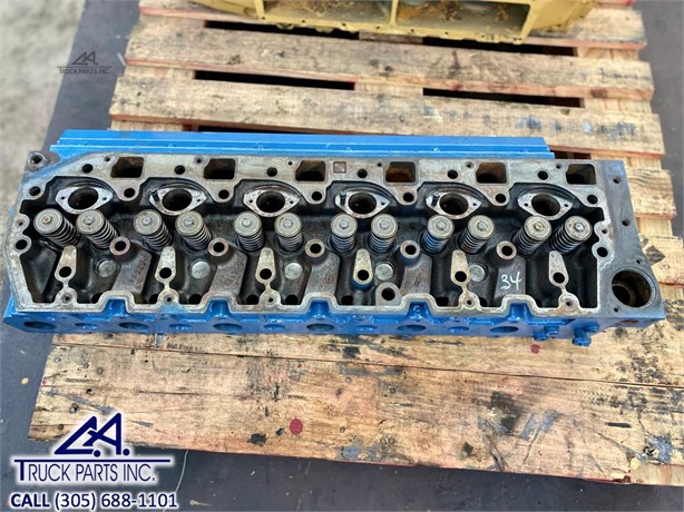2001 INTERNATIONAL DT466E Used Cylinder Head Truck / Trailer Components for sale