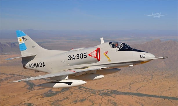 Corgi US37405 Douglas A-4m Skyhawk USN Vf-126 Bandits NAS Miramar Ca 1 of 1200 for sale online 
