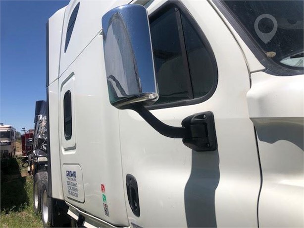 2017 FREIGHTLINER CASCADIA Used Door Truck / Trailer Components for sale