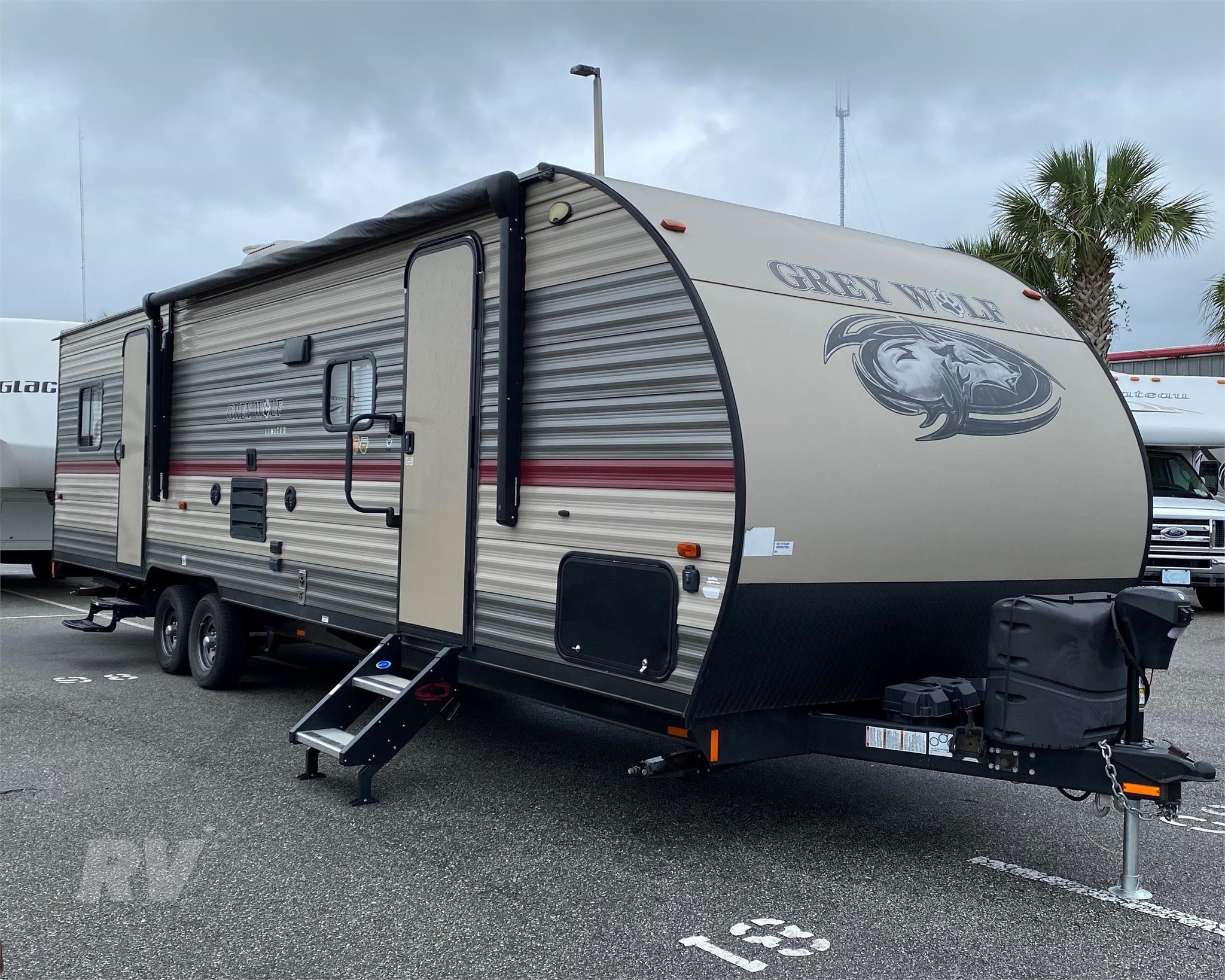 2019 FOREST RIVER CHEROKEE GREY WOLF 27RR For Sale in Jacksonville, Florida | RVUniverse.com 2019 Forest River Cherokee Grey Wolf 27rr