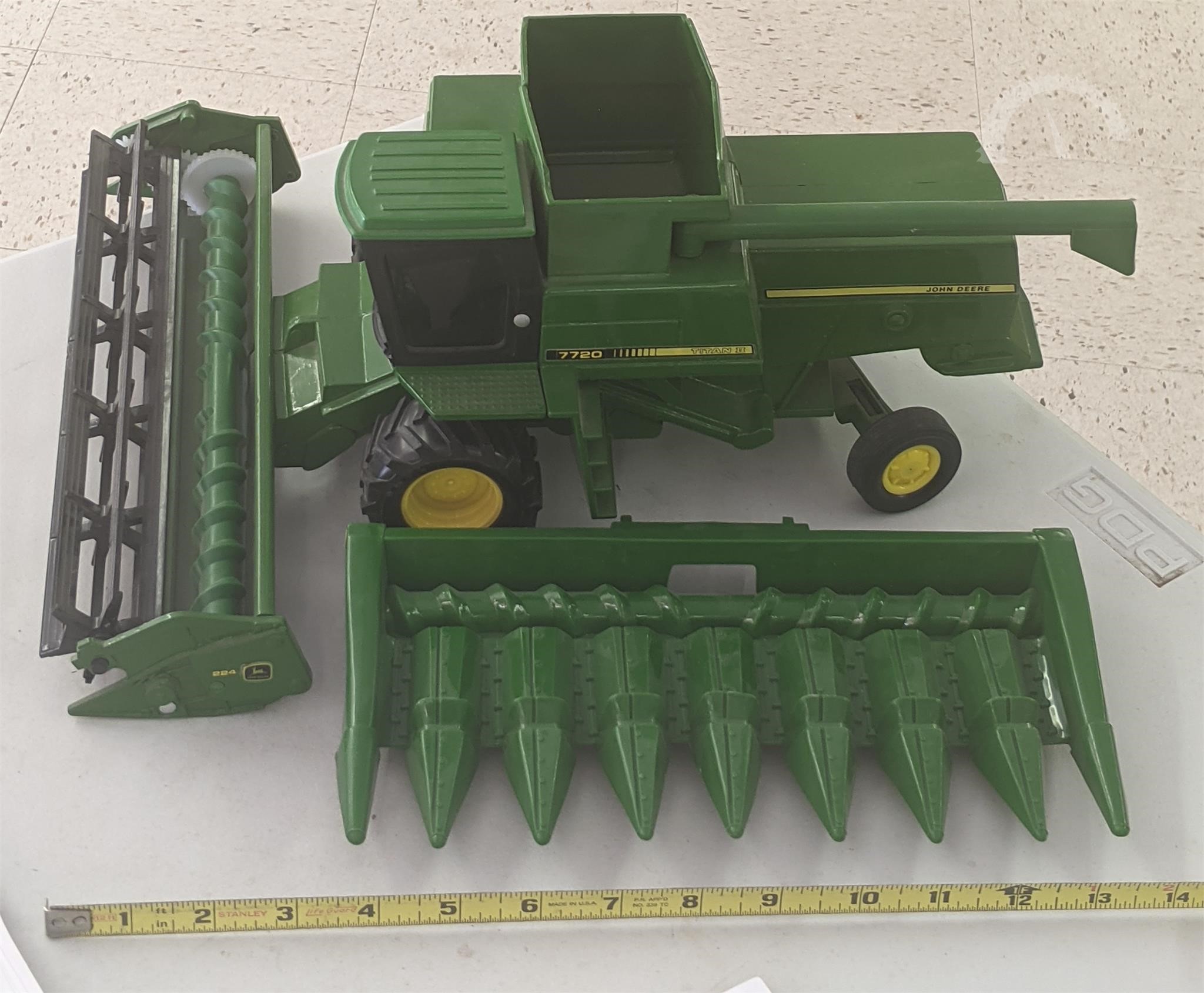 1/64 ERTL custom John deere styled model A "on steel"  tractor farm toy 