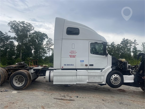 2007 VOLVO VNL Used Cab Truck / Trailer Components for sale