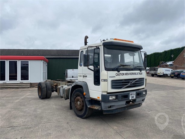 2003 VOLVO FL220 Used Chassis Cab Trucks for sale