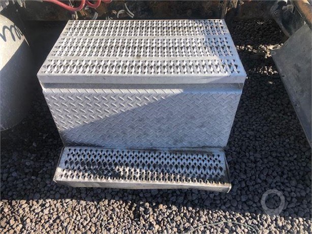 2006 PETERBILT 378 Used Battery Box Truck / Trailer Components for sale