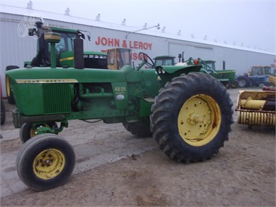 Details about   JOHN DEERE 4020 Tractor with Duals Wide Front 1/32 Scale LP70559 Brand New! 