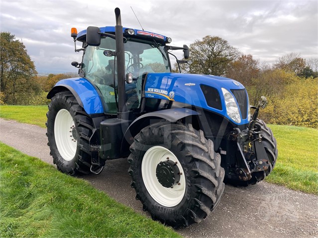 2013 NEW HOLLAND T7.235 at www.cg-machinery.co.uk