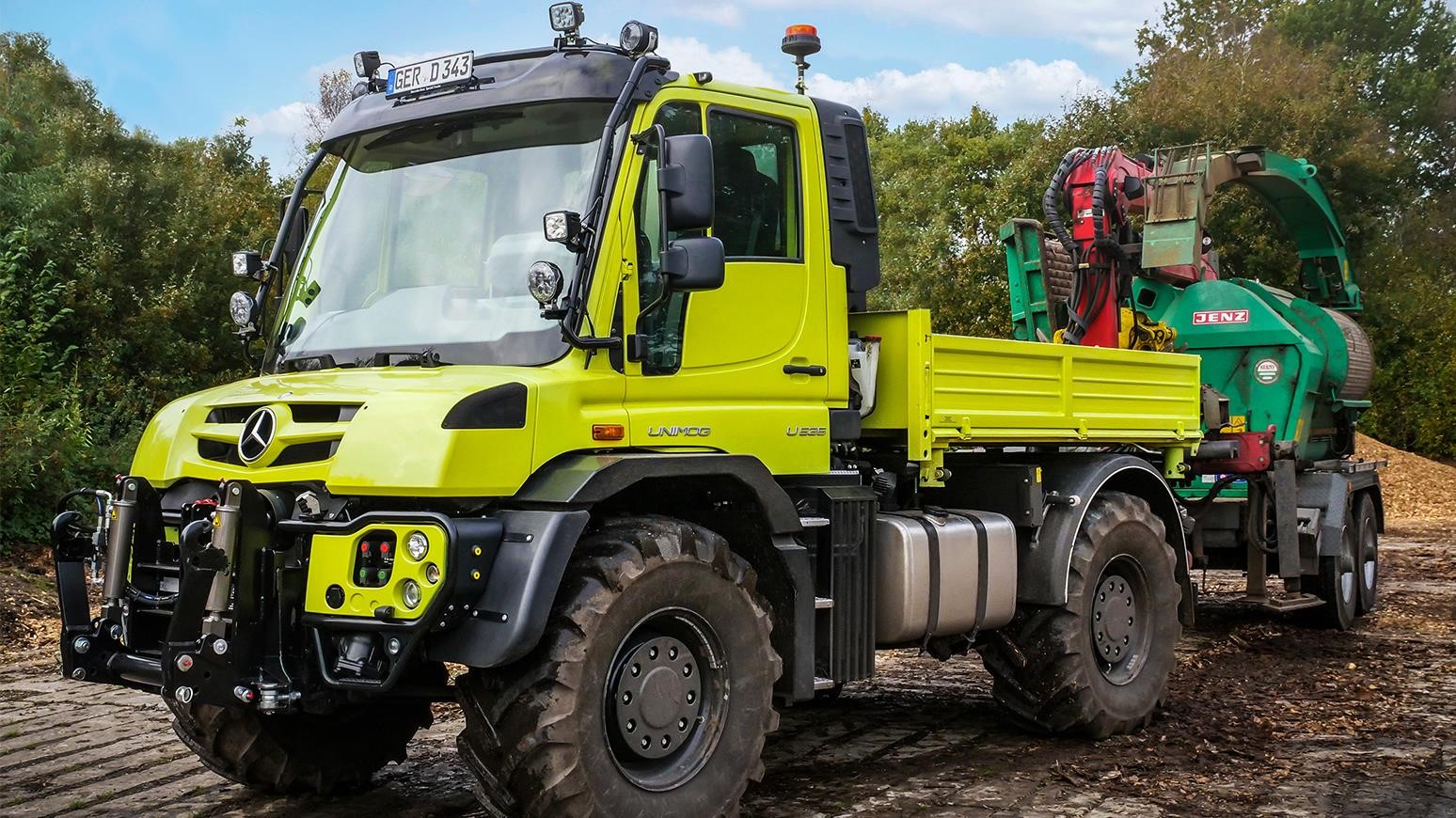 Mercedes-Benz Gives New Unimog U435 & U535 Implement Carriers More Power & Torque