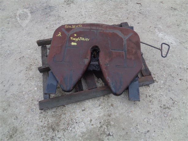FREIGHTLINER Used Fifth Wheel Truck / Trailer Components for sale