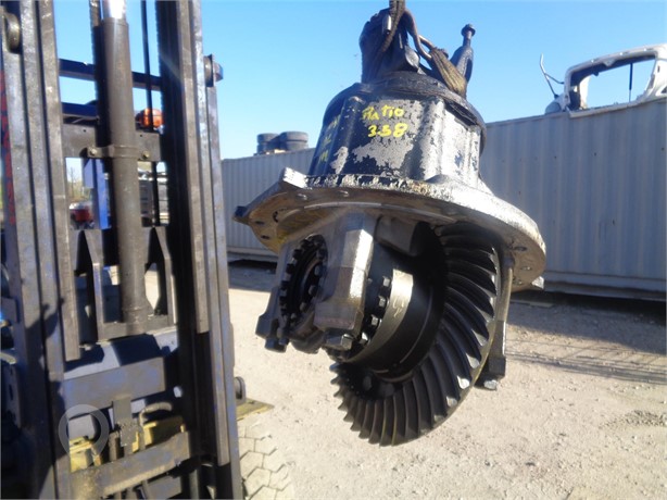 1993 FREIGHTLINER FLD112 SLEEPER Used Differential Truck / Trailer Components for sale