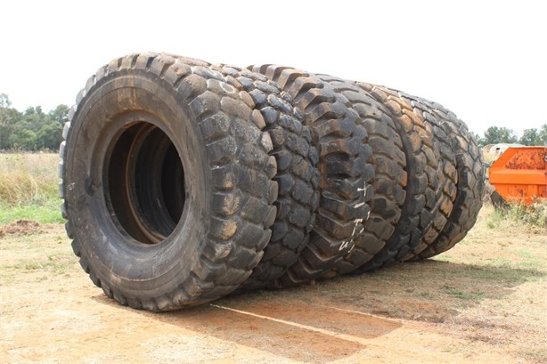 2010 CATERPILLAR 777 Used Tyres for sale