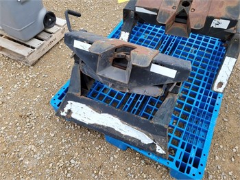 5TH WHEEL PLATE Used Fifth Wheel Truck / Trailer Components auction results