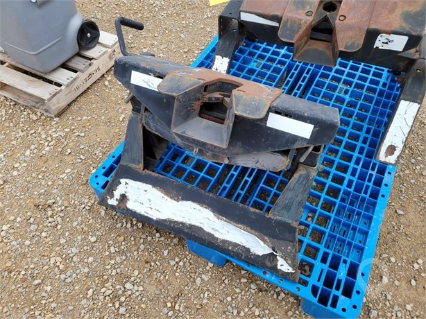 5TH WHEEL PLATE Used Fifth Wheel Truck / Trailer Components auction results