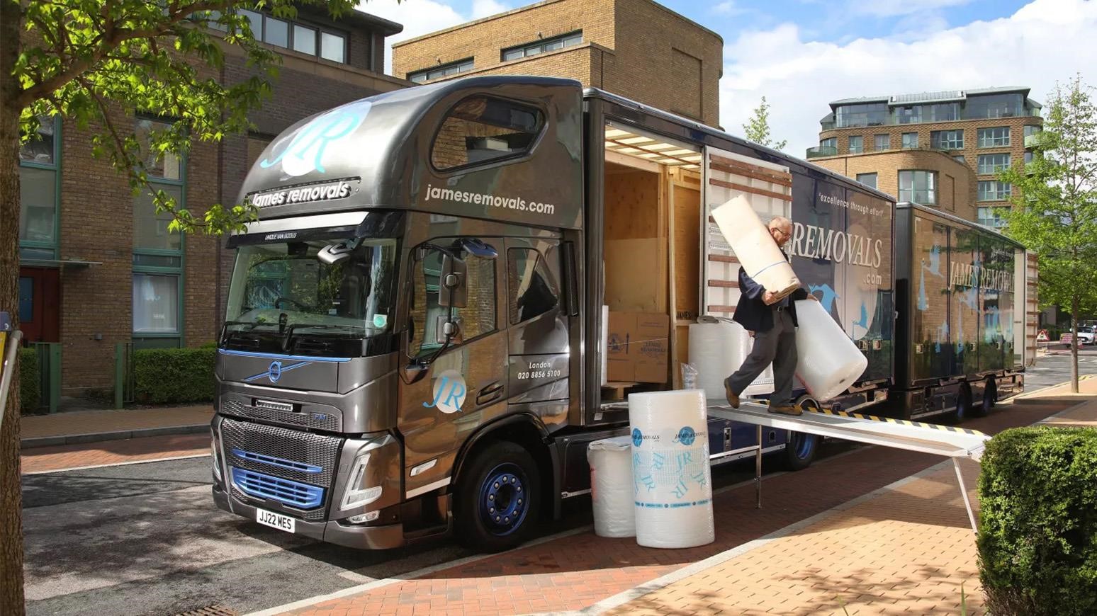 Volvo FM 430 Rigid Truck With 3-Star DVS Rating Goes To Work For London’s James Removals