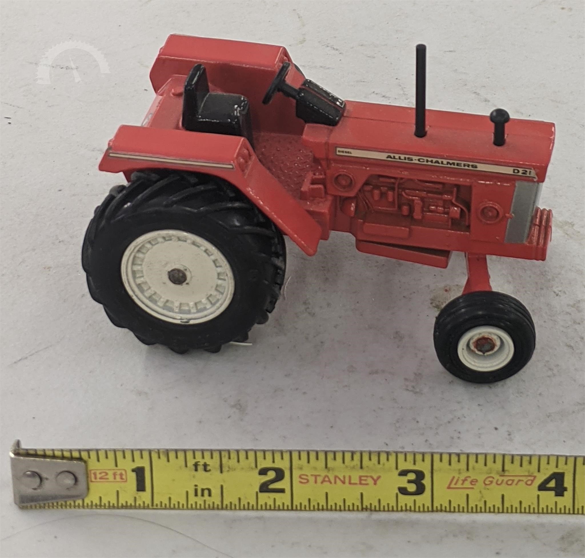 Details about   Original Ertl International Farmall plastic rims tractor part 806 856 1066 1586 