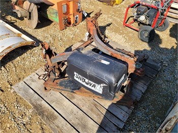 TOW HITCH 1-7/8" BALL Used Other Truck / Trailer Components auction results