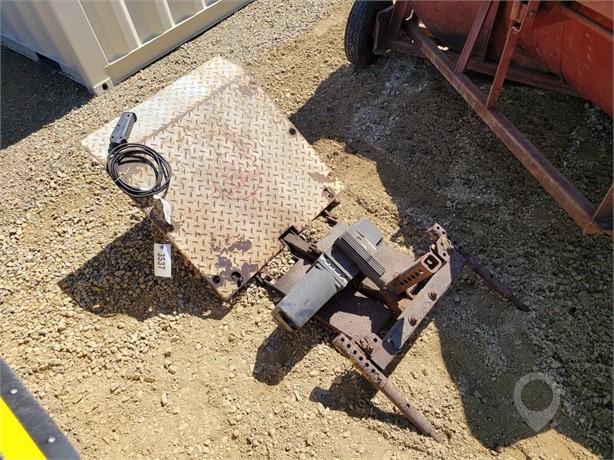 TOMMY GATE RECEIVER LIFT HITCH Used Other Truck / Trailer Components auction results