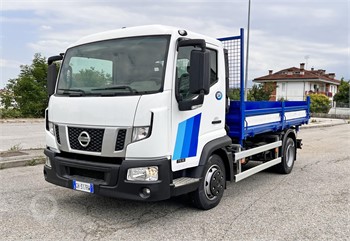 2014 NISSAN ATLEON 75.19 Used Dropside Flatbed Trucks for sale