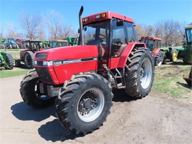 Farm Machines Case International Maxxum 5140 Tractor 1/64 Scale #240 