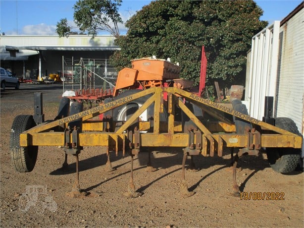 AFM 311 Used Chisel Ploughs for sale