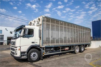 2009 VOLVO FM360 Used Curtain Side Trucks for sale