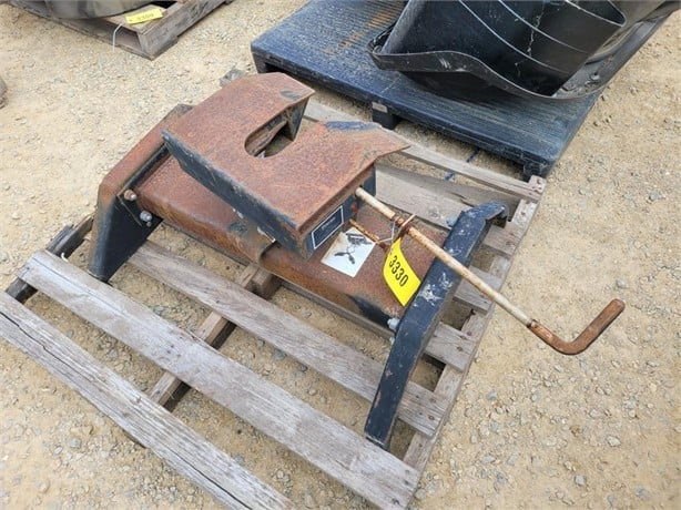 5TH WHEEL TRAILER HITCH Used Fifth Wheel Truck / Trailer Components auction results