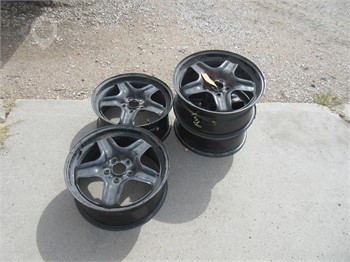 GM 5 BOLT 18 INCH RIMS Used Wheel Truck / Trailer Components auction results