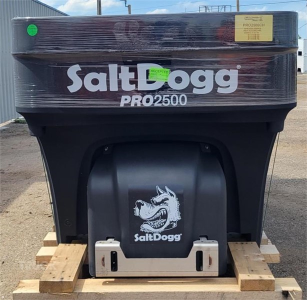 2023 SALT DOGG PRO2500 ELECTRIC POLY HOPPER SPREADER WITH CONVEYO New Andere LKW- / Anhängerkomponenten zum verkauf