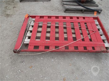 LIVESTOCK END GATE TRUCK ROPE PULL Used Other Truck / Trailer Components auction results