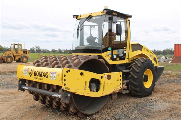 2017 BOMAG BW211PD-5 Used Padfoot Rollers / Compactors for sale