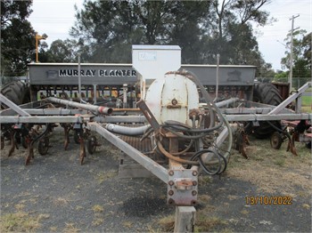 MURRAY PLANTER 810 Used Seed Drills for sale