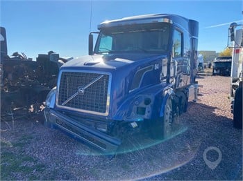 2003 VOLVO VNL Salvaged Other Truck / Trailer Components for sale