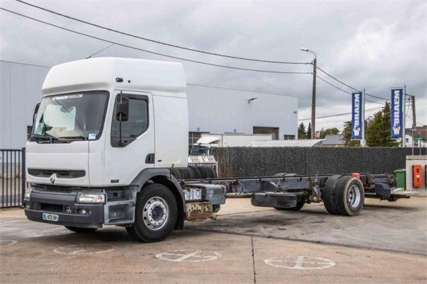 2002 RENAULT PREMIUM 320 Used Chassis Cab Trucks for sale