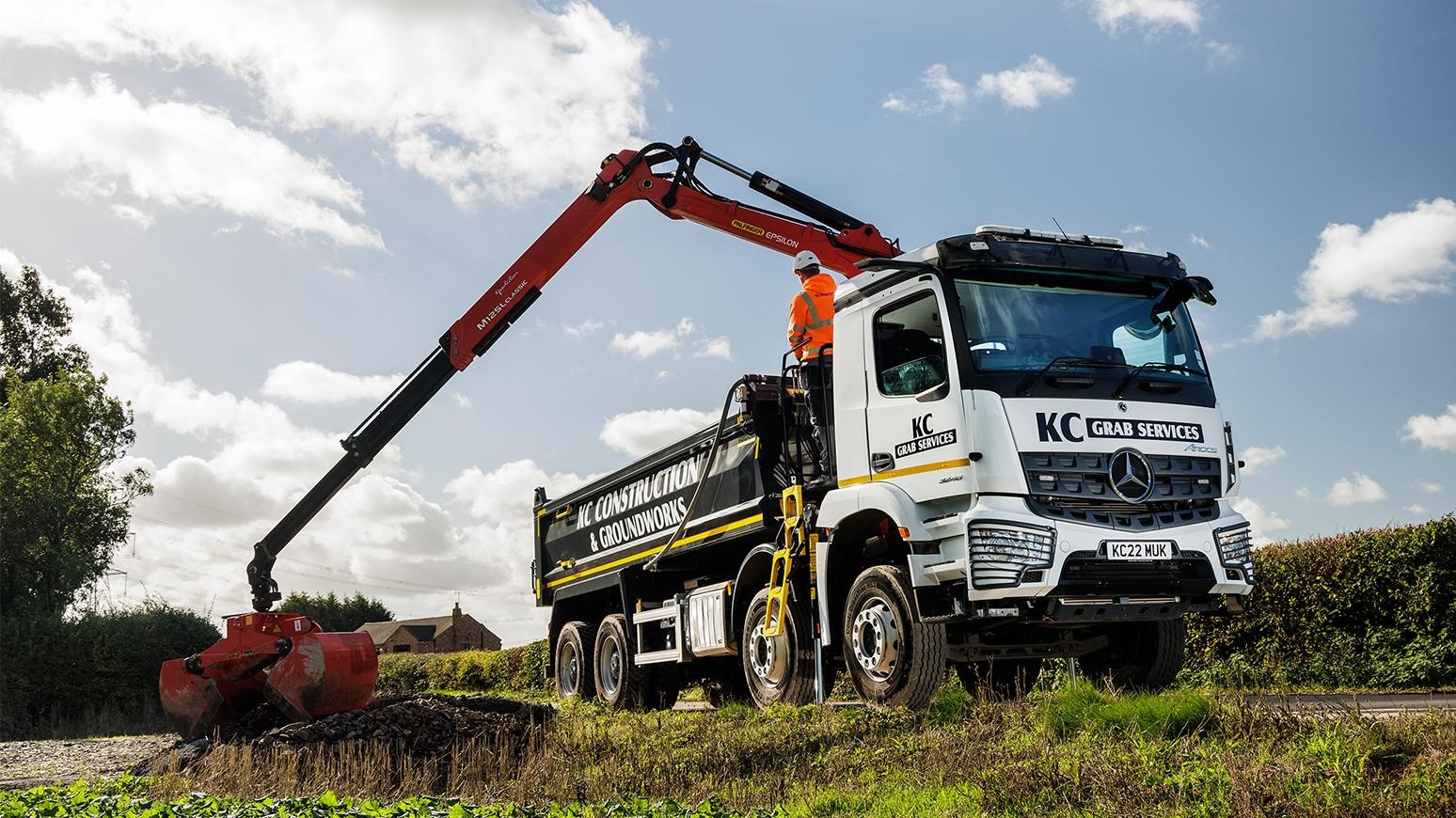 KC Construction Returns To Mercedes-Benz Arocs With Purchase Of New Tipper Grab