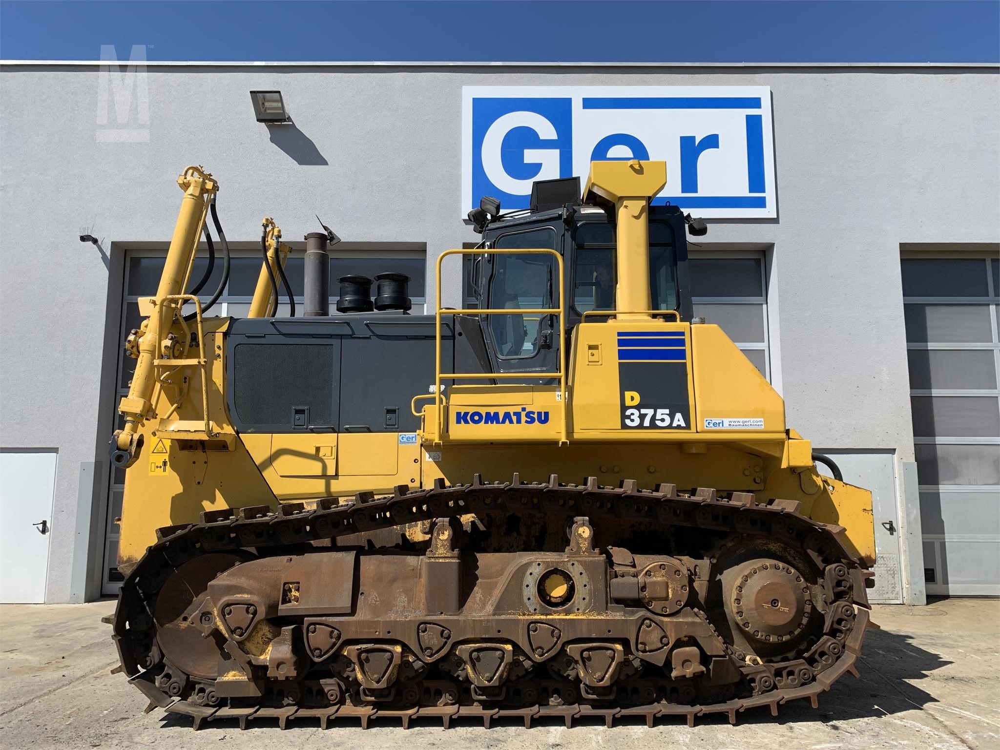 KOMATSU D375 For Sale - 38 Listings | MarketBook.ae - Page 1 of 2