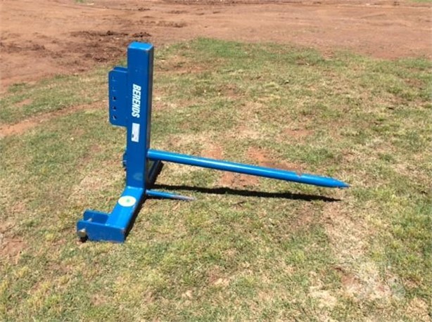 JOHN BERENDS 0285 New Bale Spear Farm Attachments for sale