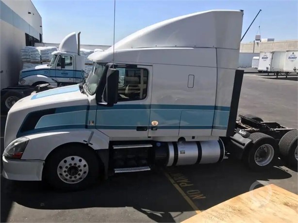 2014 VOLVO VNL Used Cab Truck / Trailer Components for sale