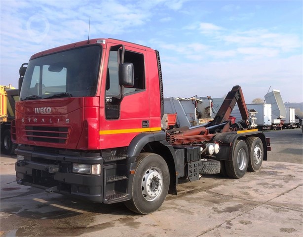 2001 IVECO EUROTECH 260E31 Used Hook Loader Trucks for sale