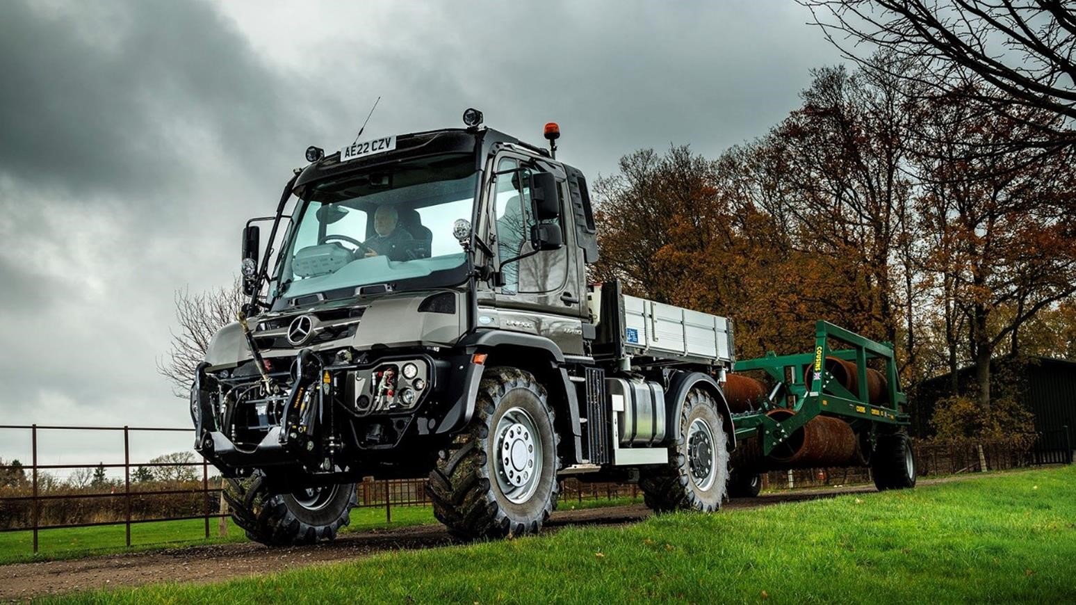 Mercedes-Benz Unimog U430 With Automated Steering System Offers Centimetre Precision